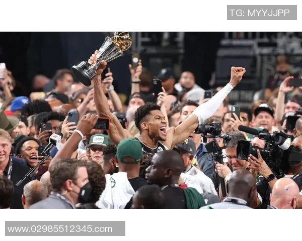 字母哥选择观望雄鹿夺冠前景不急于续约合同