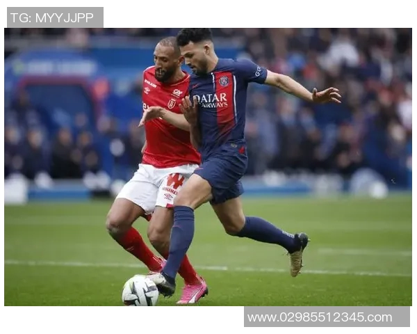 巴黎圣日耳曼与红牛球队出场阵容详细解析与对比分析